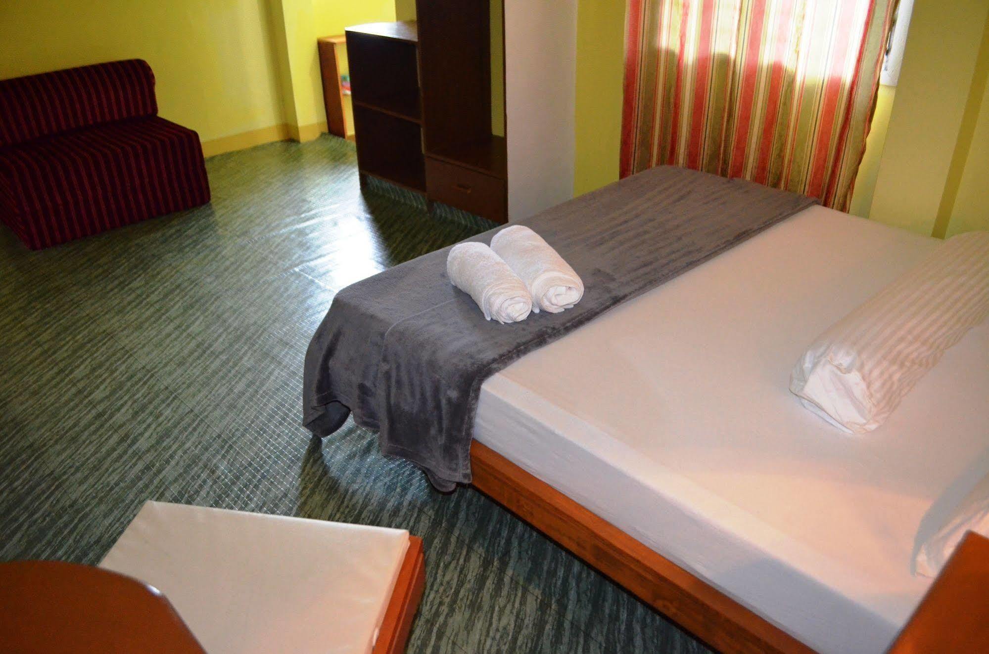 Blue Bamboo Hotel Balabag (Boracay) Exterior foto